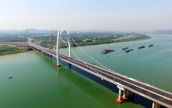 4、昭華大橋主塔.jpg